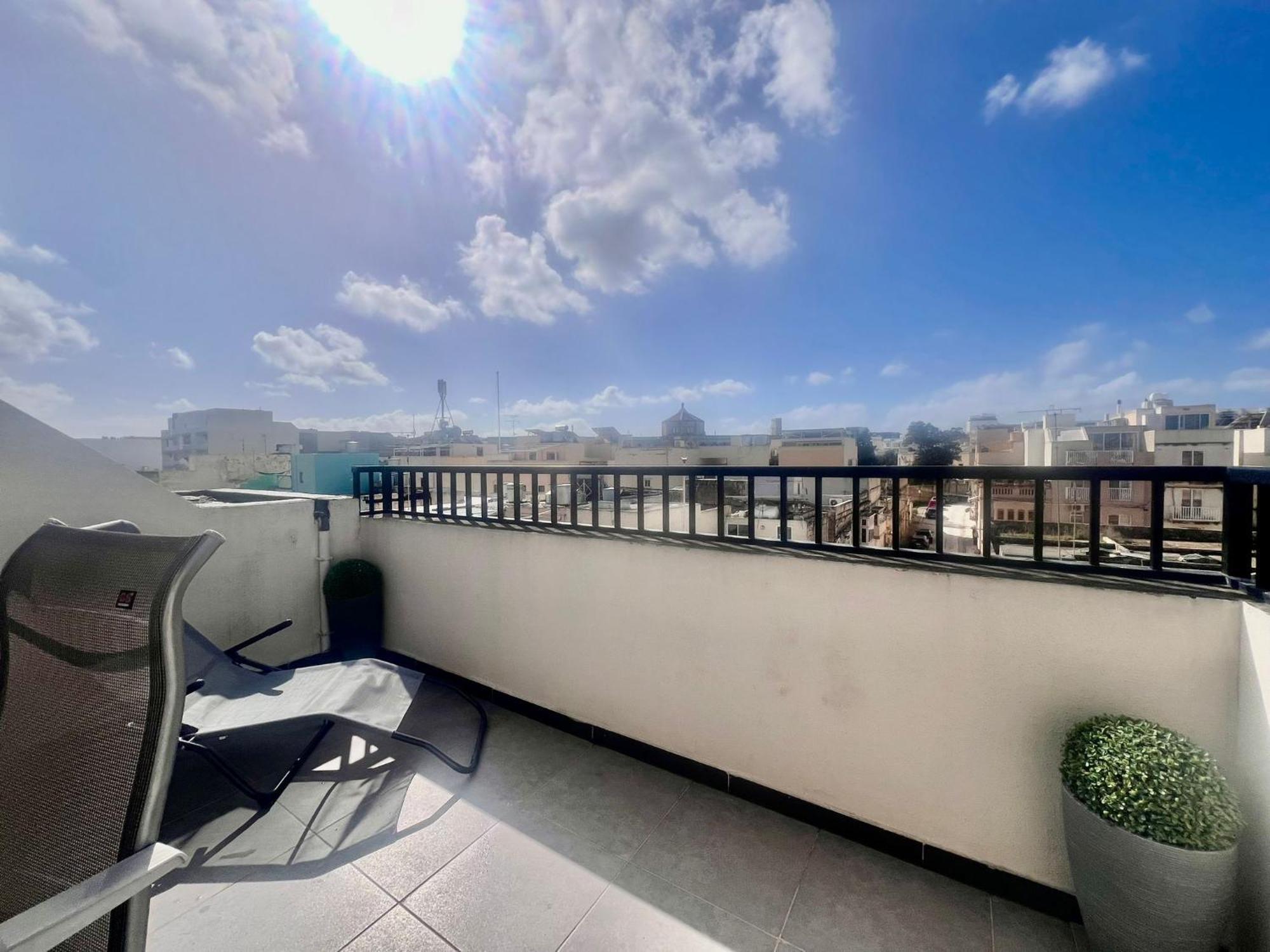 83/3-Lovely 1 Bedroom Penthouse Birkirkara Ngoại thất bức ảnh